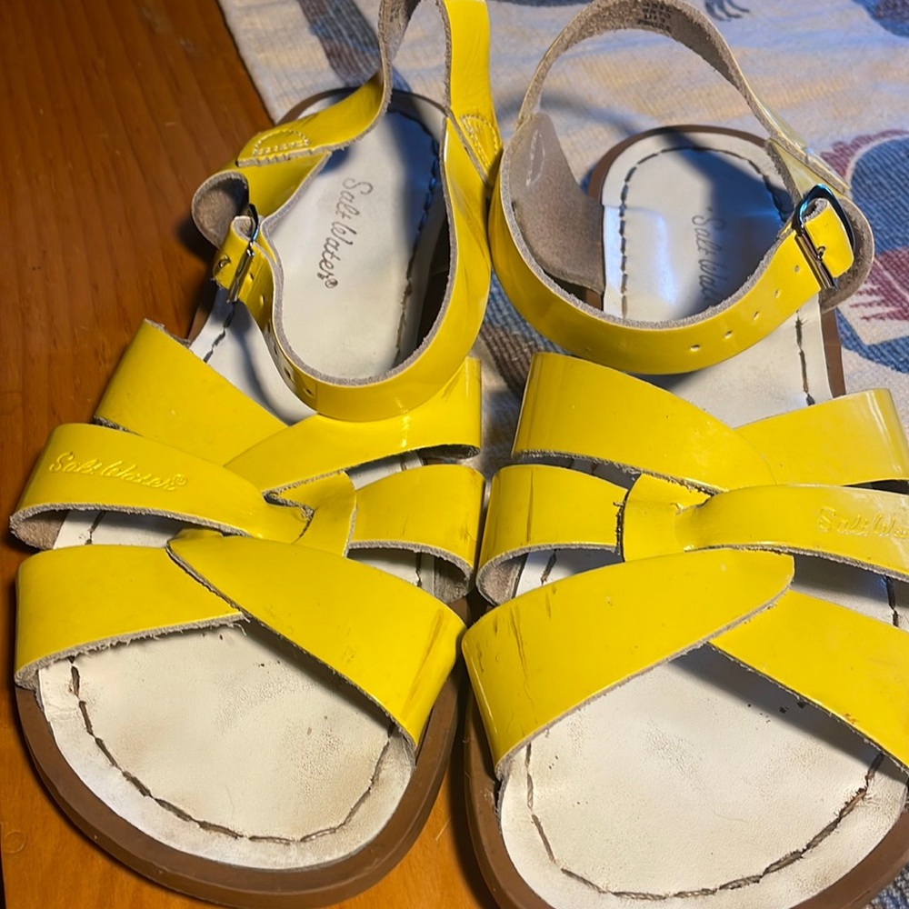 Saltwater Sandals.  Size 10   Great condition